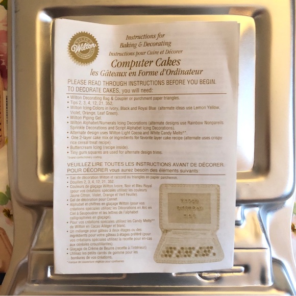 COMPUTER CAKE PAN by Wilton - Picture 6 of 9